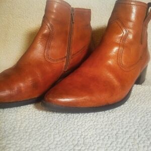 Paul Green Leather Niche Pointed Toe Leather Booties in Cognac Star - Size 7
